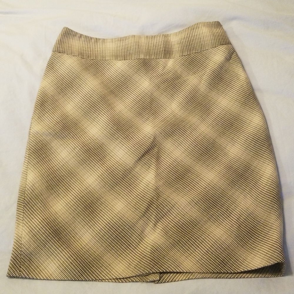 Limited pencil skirt